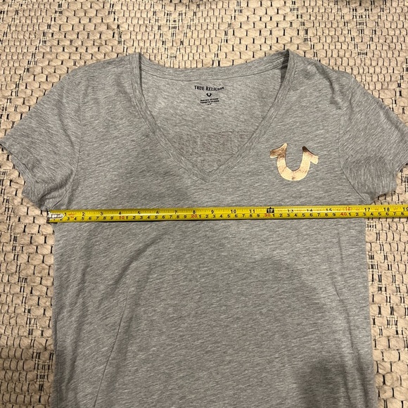 True Religion Graphic tee with shiny graphic on both sides - Picture 5 of 9